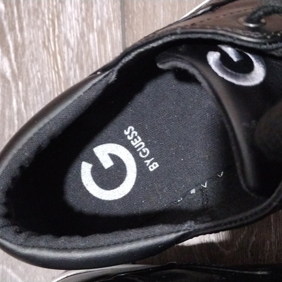 G by Guess black sneakers. Size 10. Mint condition - Picture 4 of 13